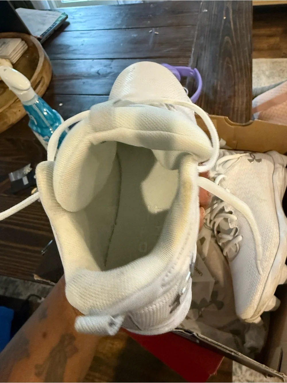 Under Armour Kids White football Cleats Sneakers